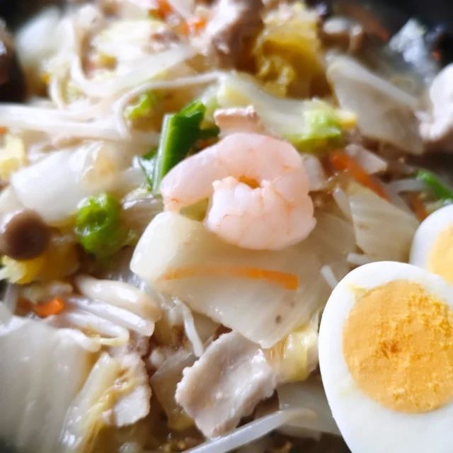 お疲れ様です 本日の夕食です。皿うどん、餃子、おまけで自家製キーマカレーパンです。#皿うどん #餃子 #ぎょうざ #カレーパン #横手市 #秋田県 #東北好きな人と繋がりたい
